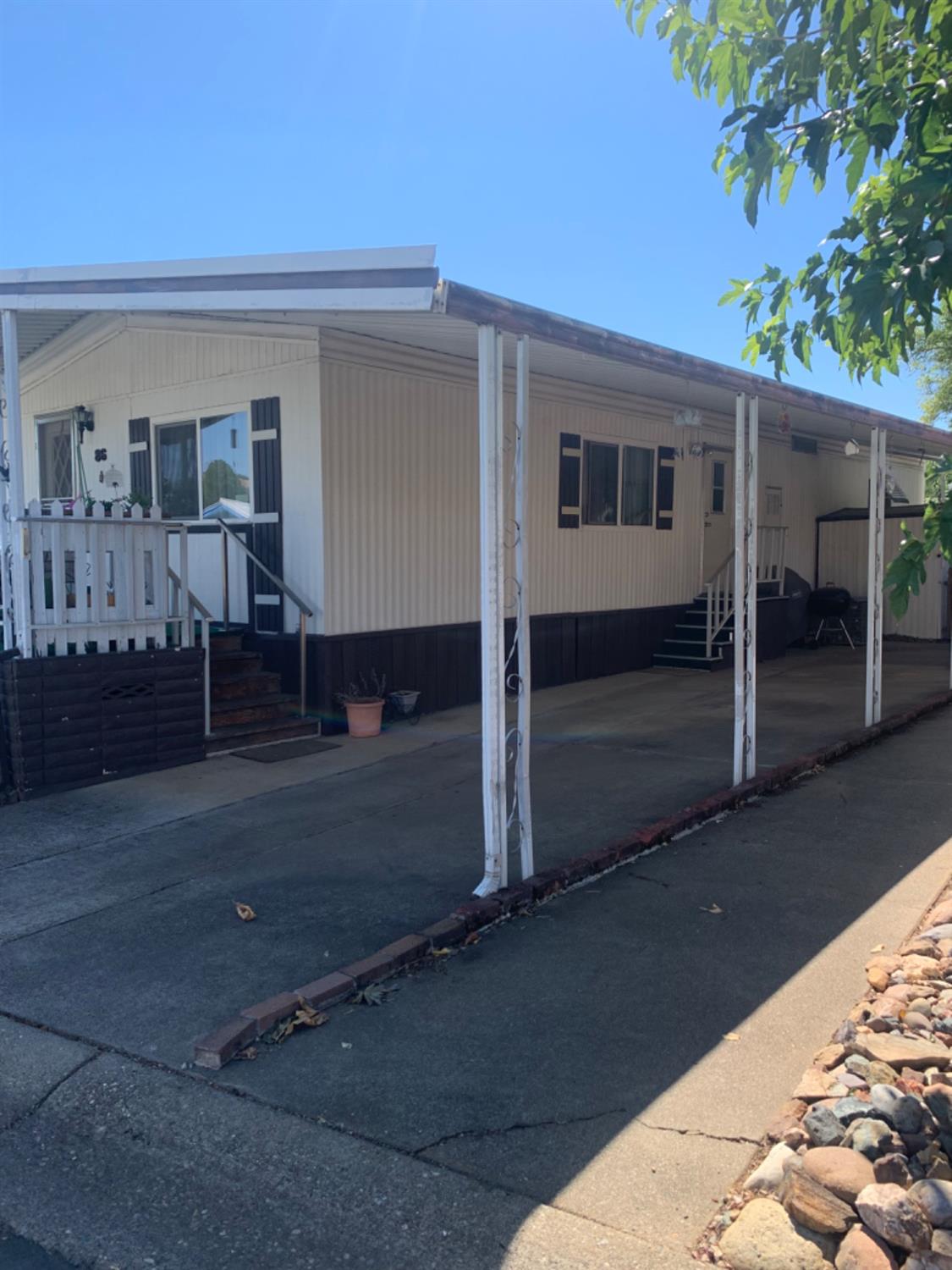 1330 Calaveritas #86 Road