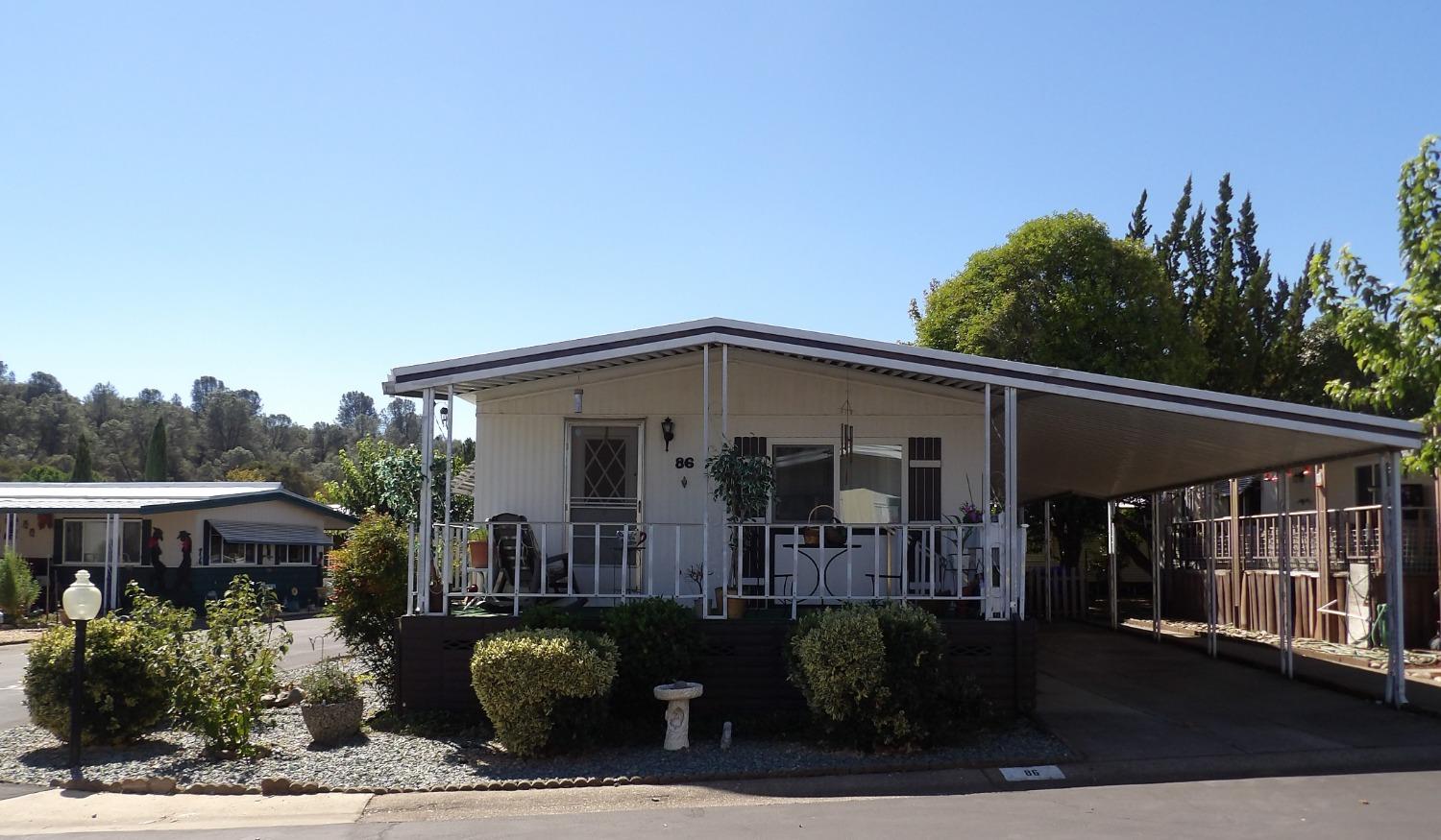 1330 Calaveritas #86 Road