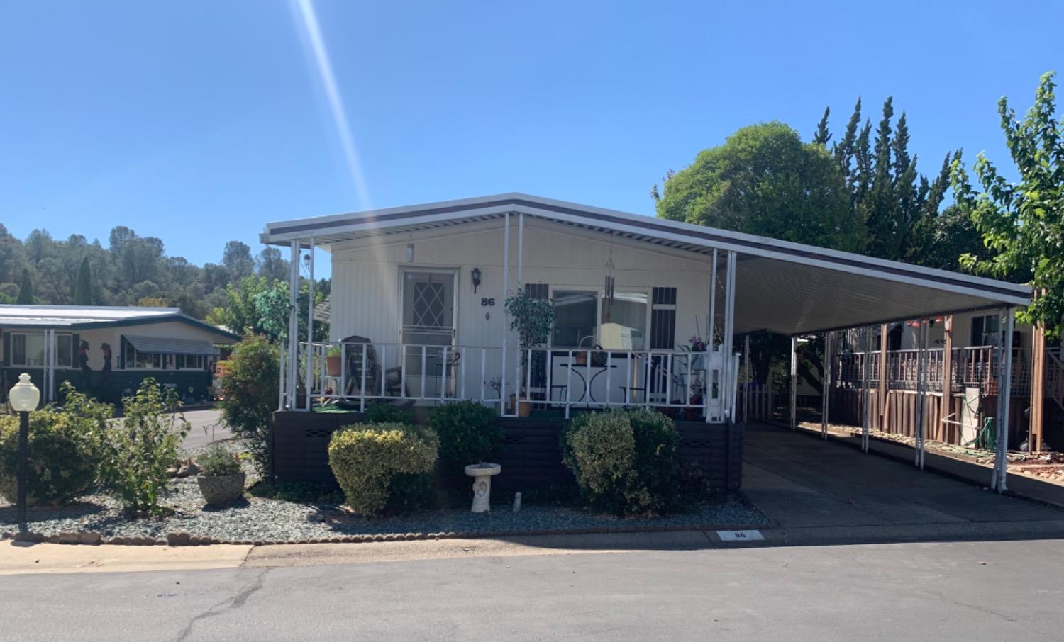 1330 Calaveritas #86 Road