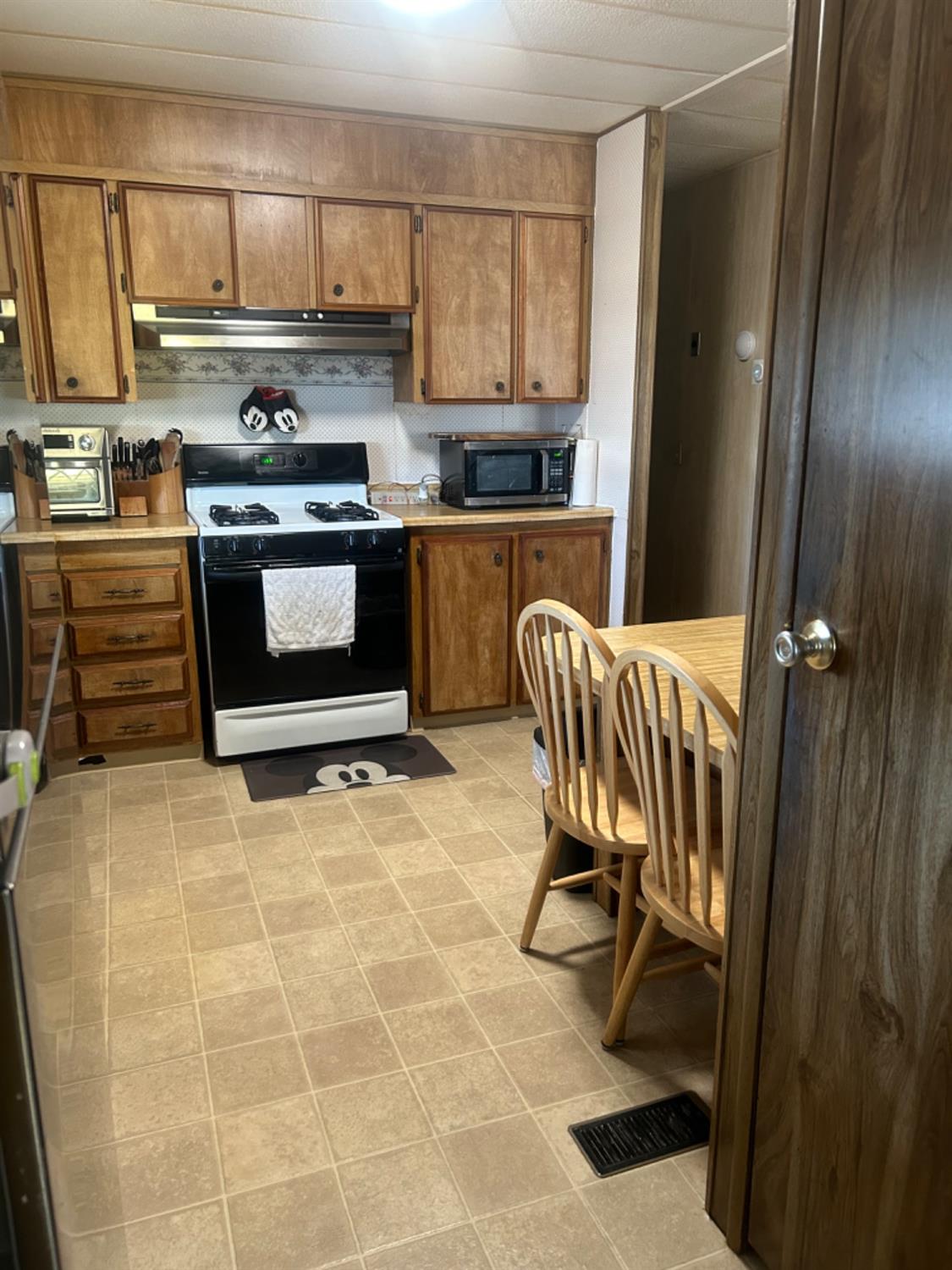 1330 Calaveritas #86 Road