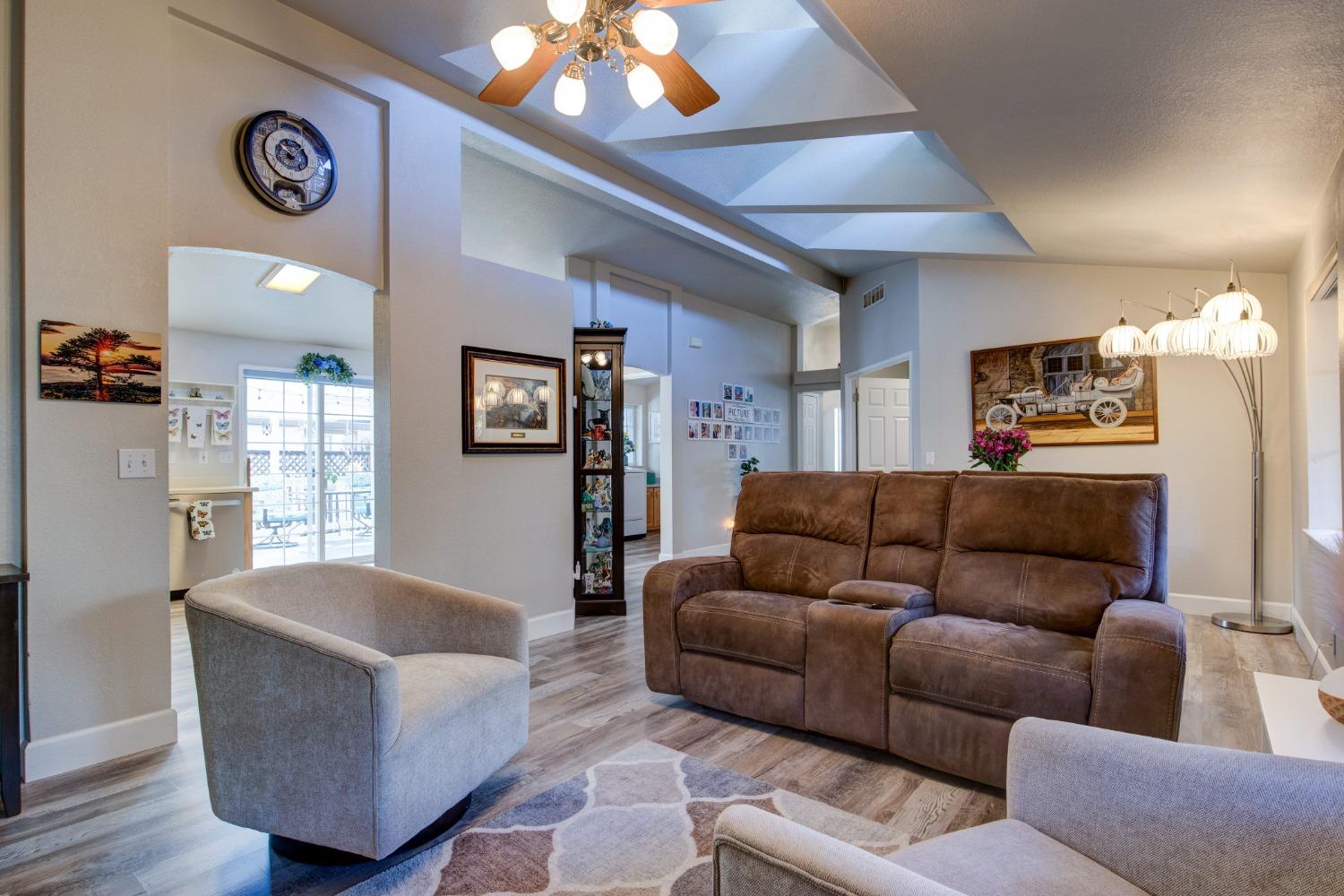 12720 Robinia Circle 32