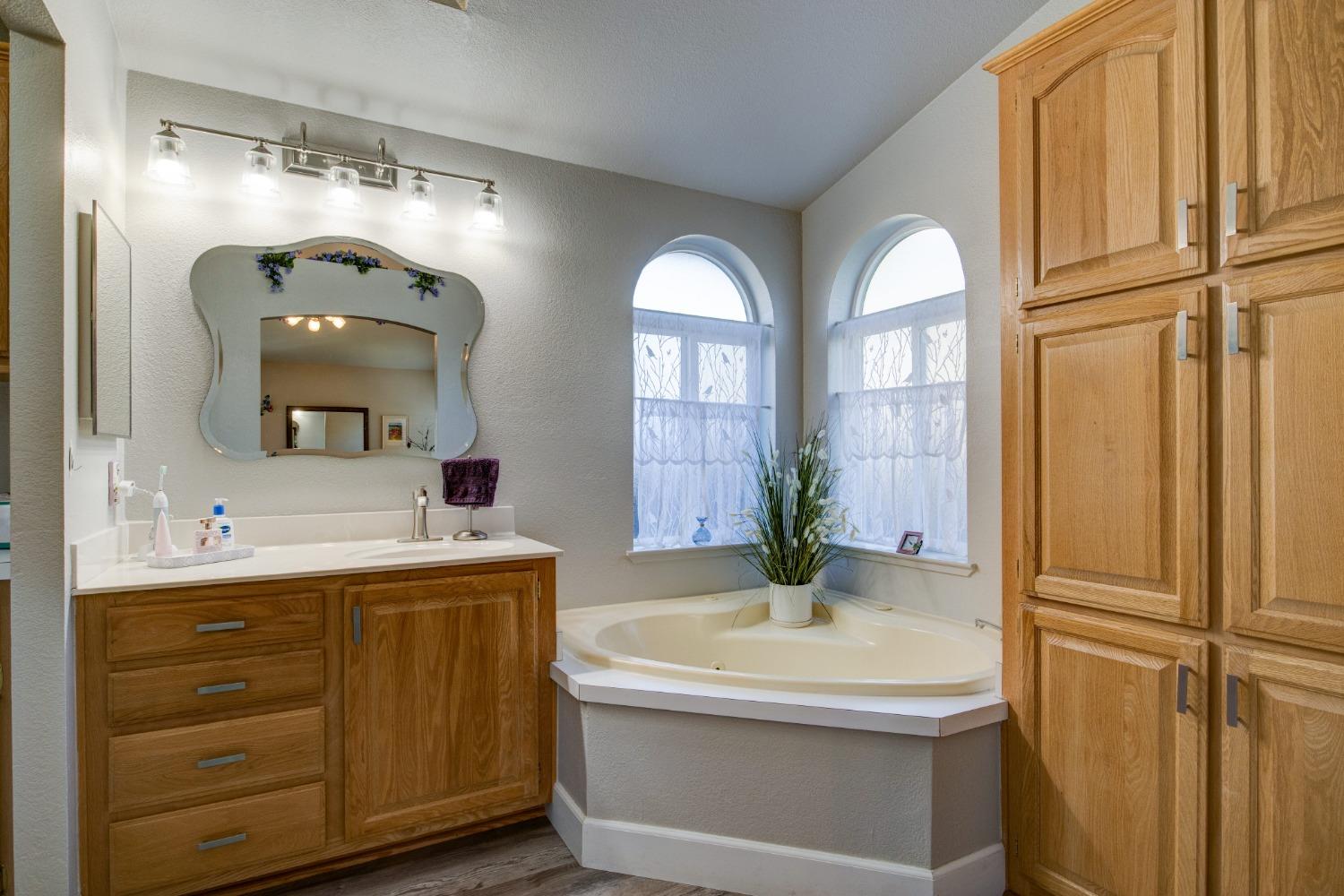 12720 Robinia Circle 32