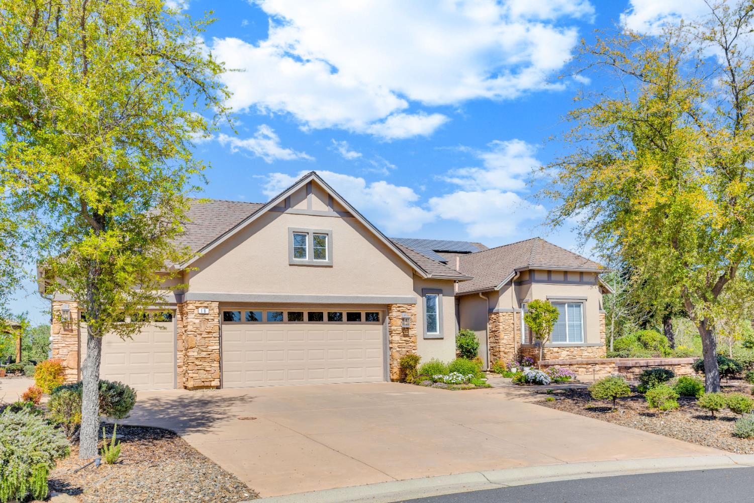16 Rock Ridge Court