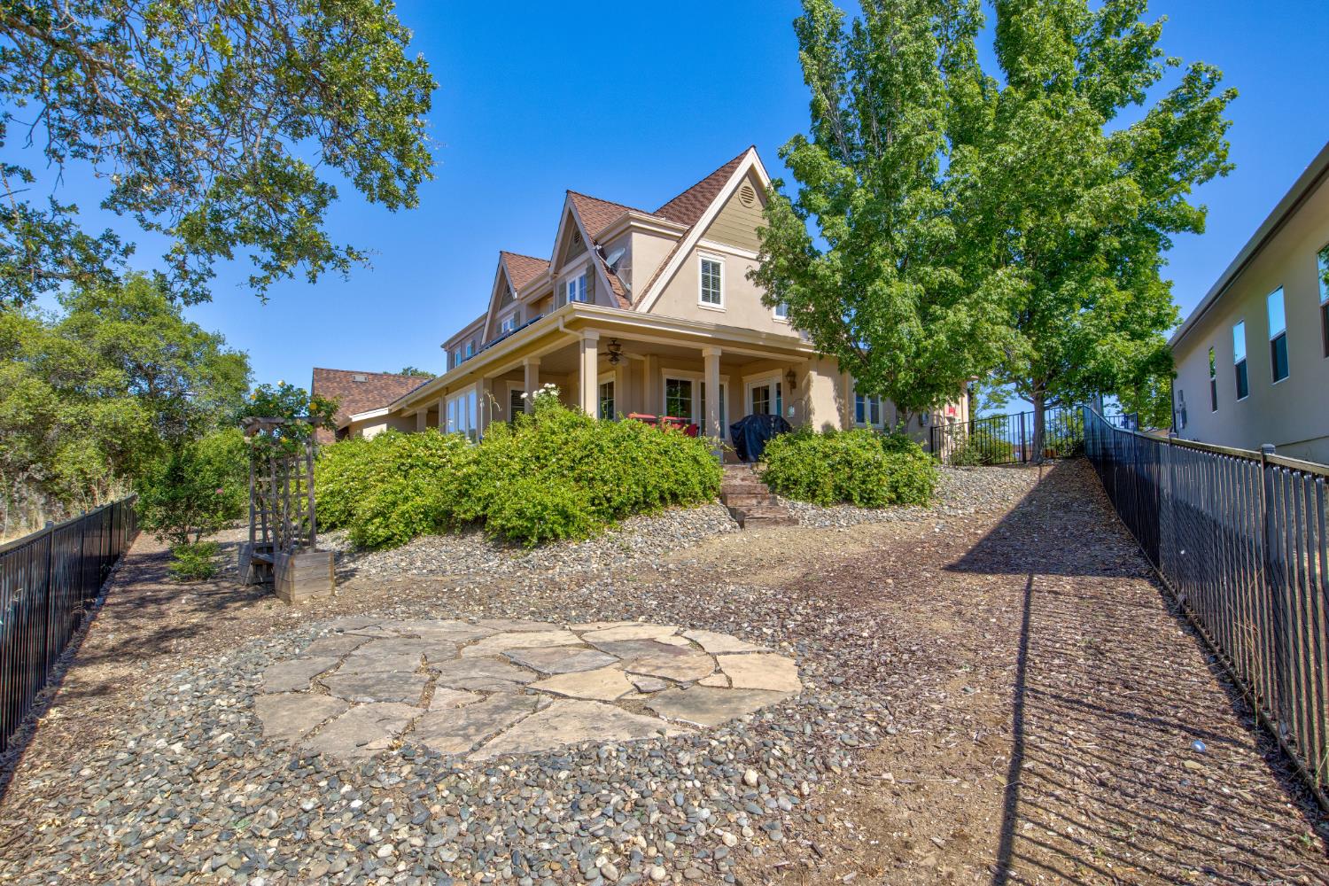 168 Blue Oak Court