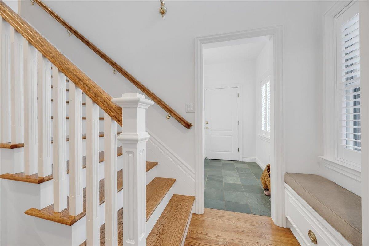 10 Grandview Ct Court