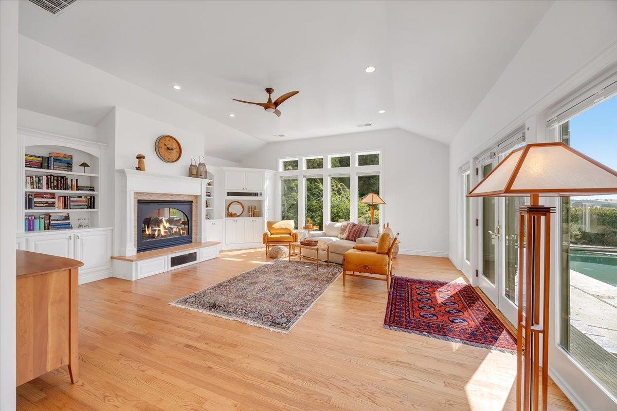 10 Grandview Ct Court