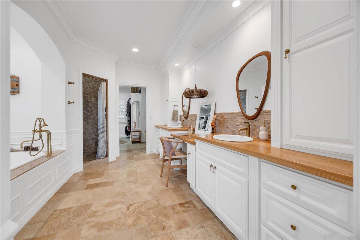 10 Grandview Ct Court