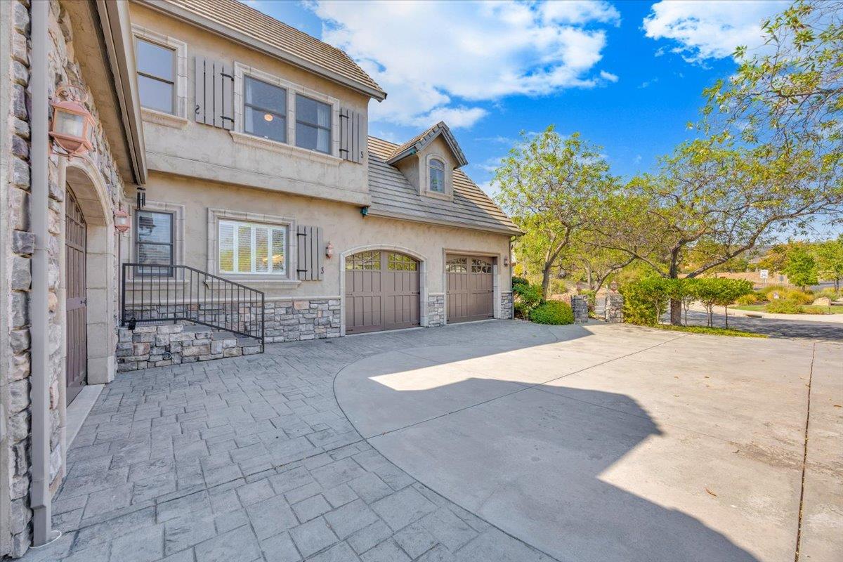 10 Grandview Ct Court