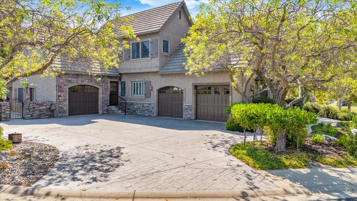10 Grandview Ct Court