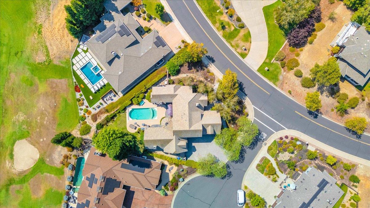 10 Grandview Ct Court
