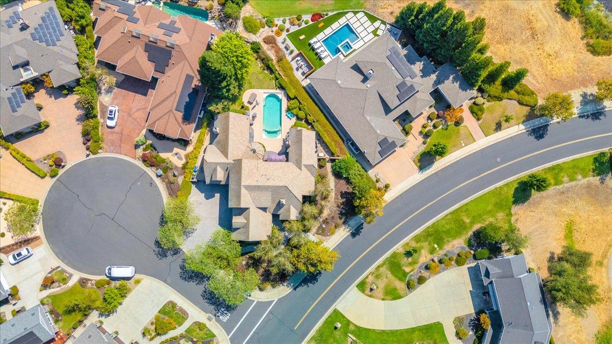 10 Grandview Ct Court