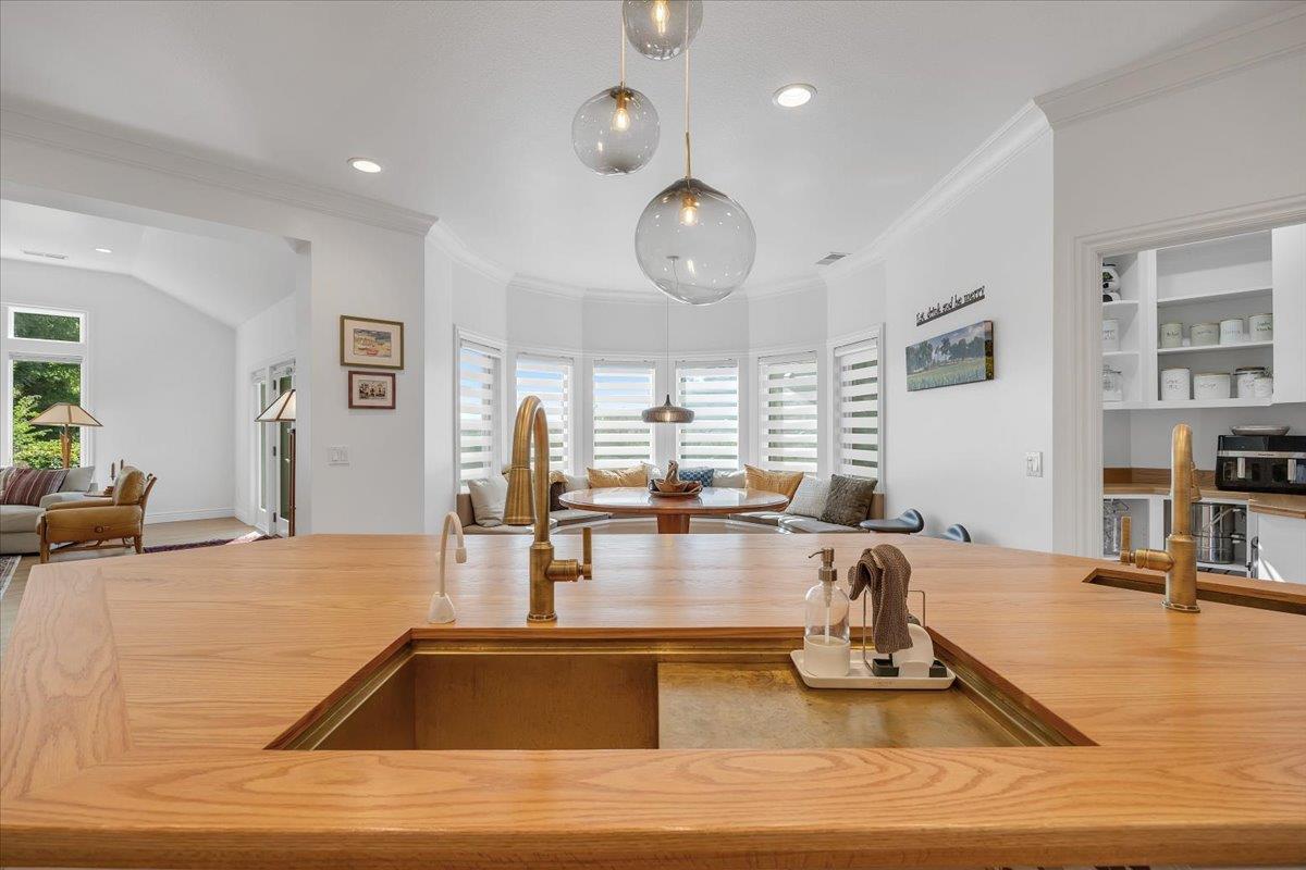 10 Grandview Ct Court