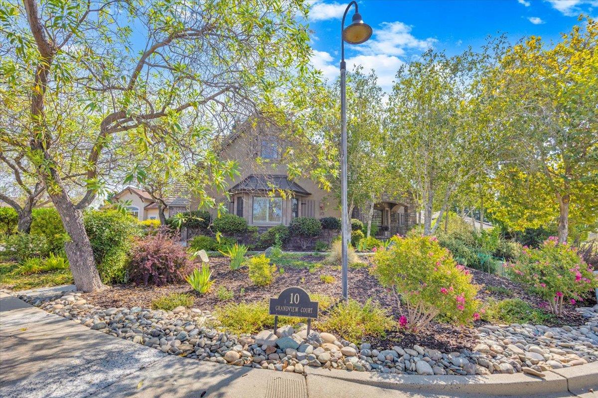 10 Grandview Ct Court