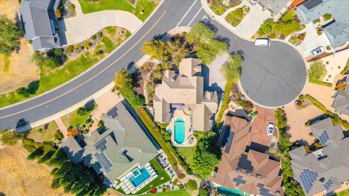 10 Grandview Ct Court