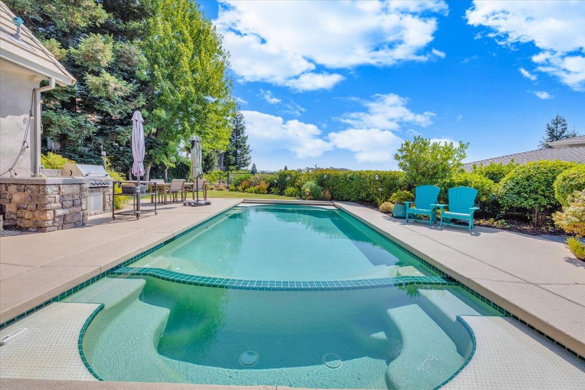 10 Grandview Ct Court