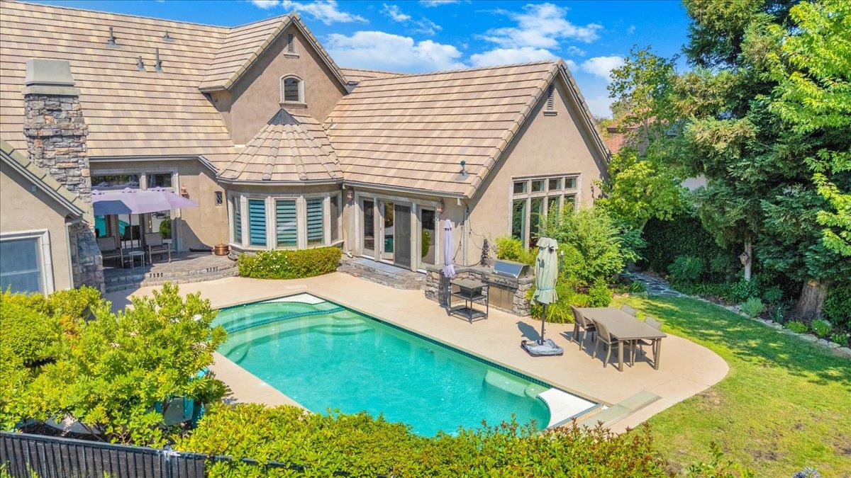 10 Grandview Ct Court