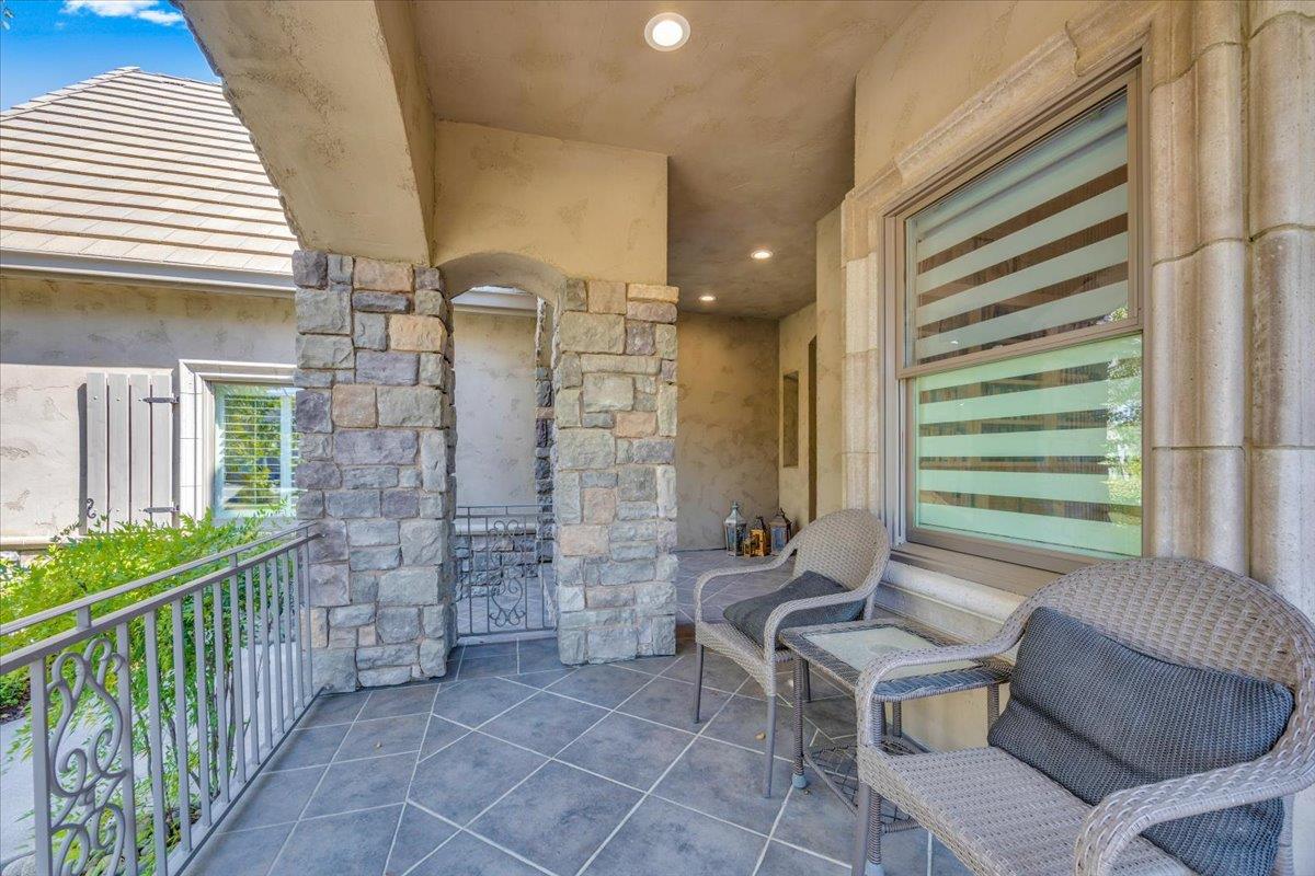 10 Grandview Ct Court