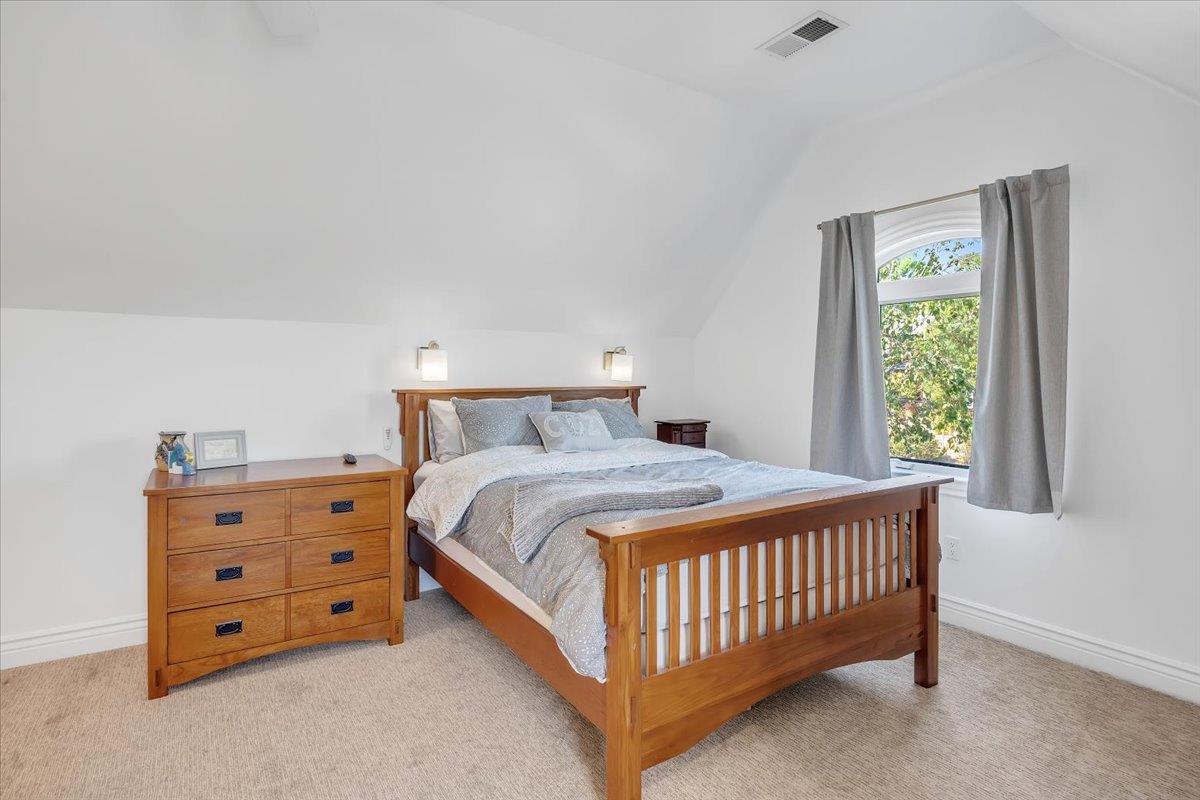 10 Grandview Ct Court