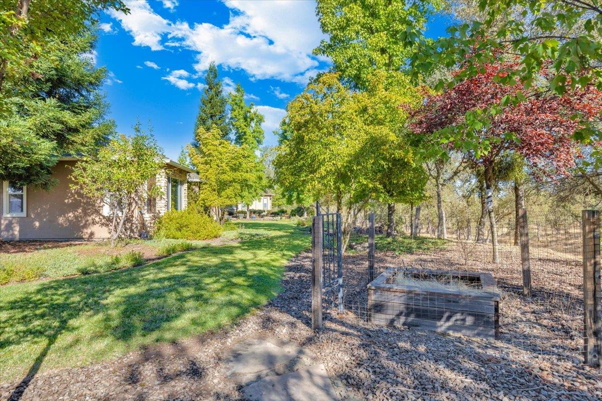 8 Rock Ridge Court