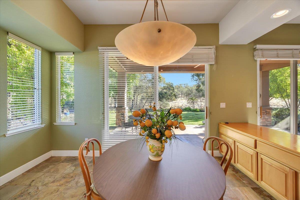 8 Rock Ridge Court