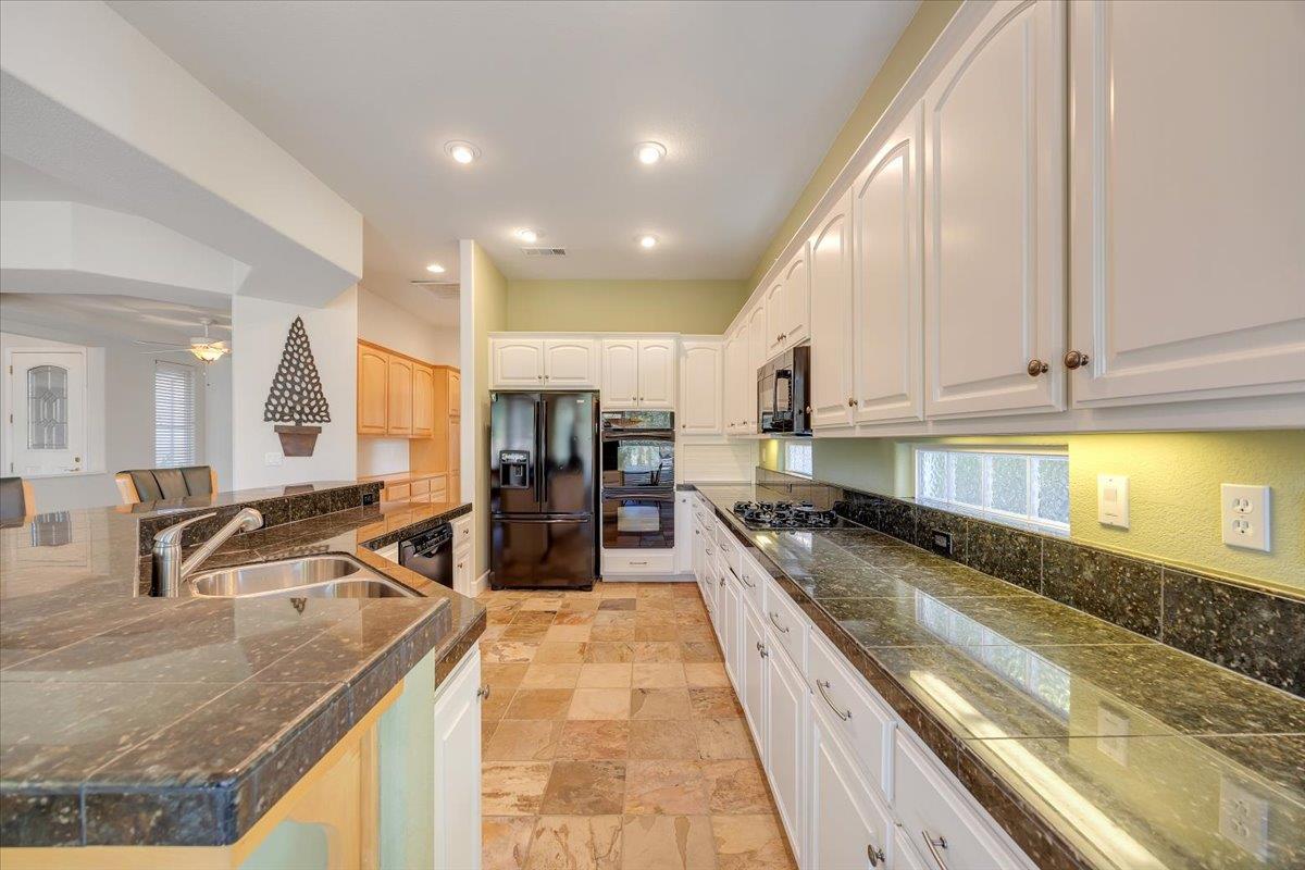 8 Rock Ridge Court