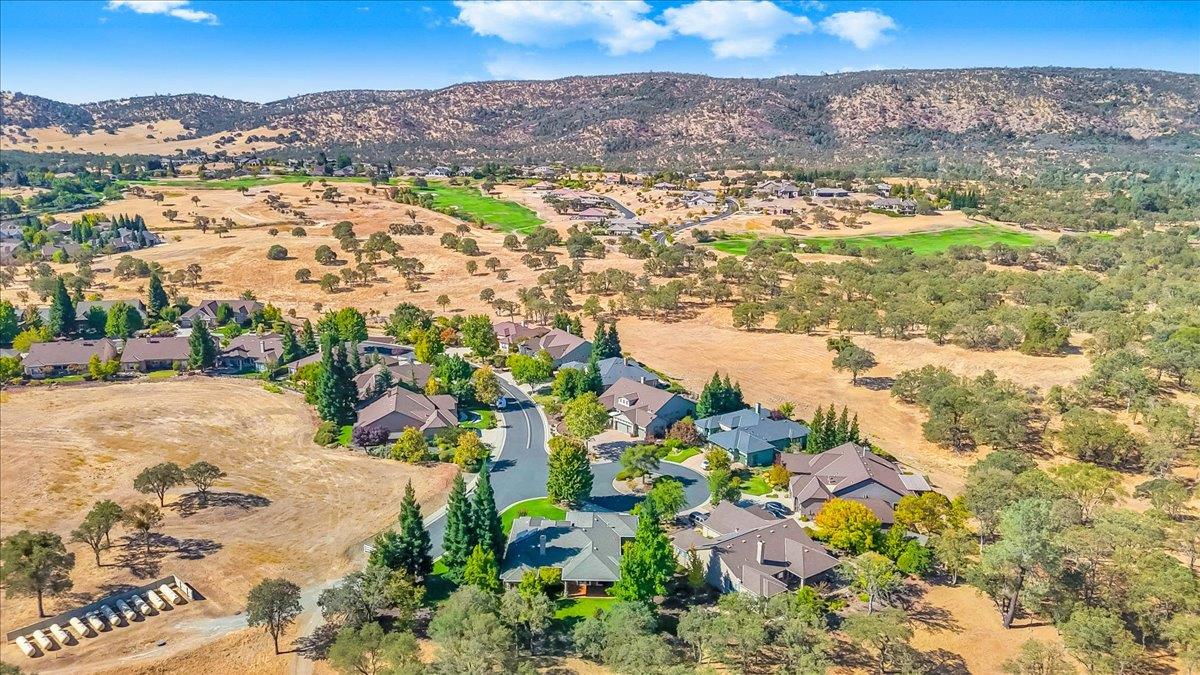 8 Rock Ridge Court