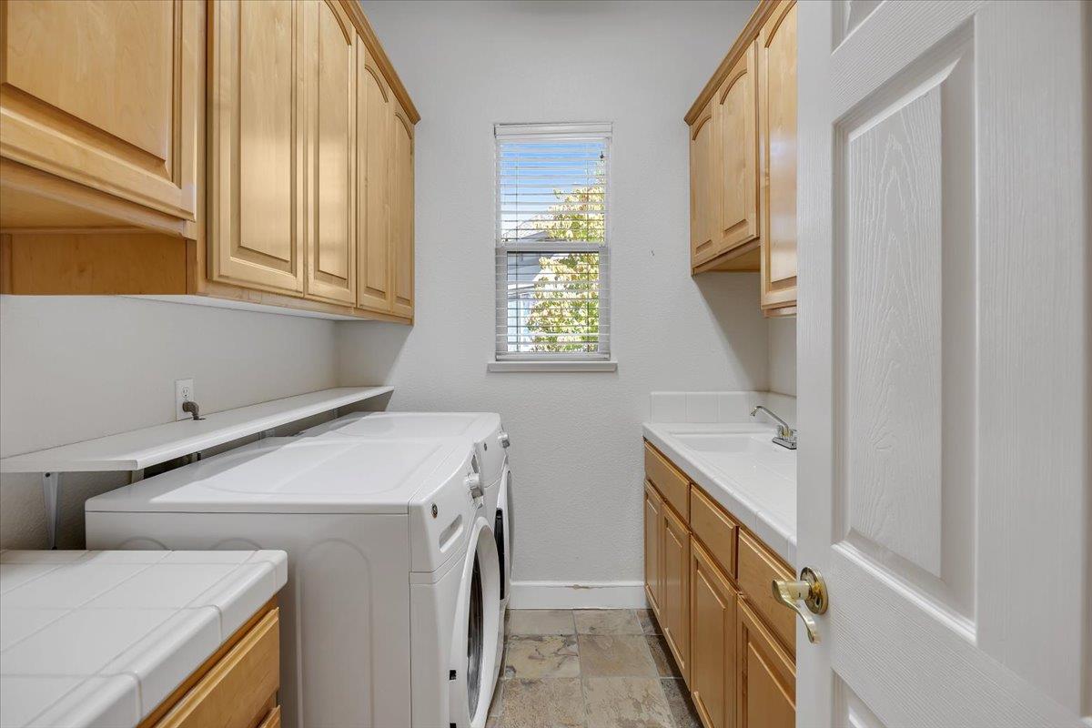 8 Rock Ridge Court