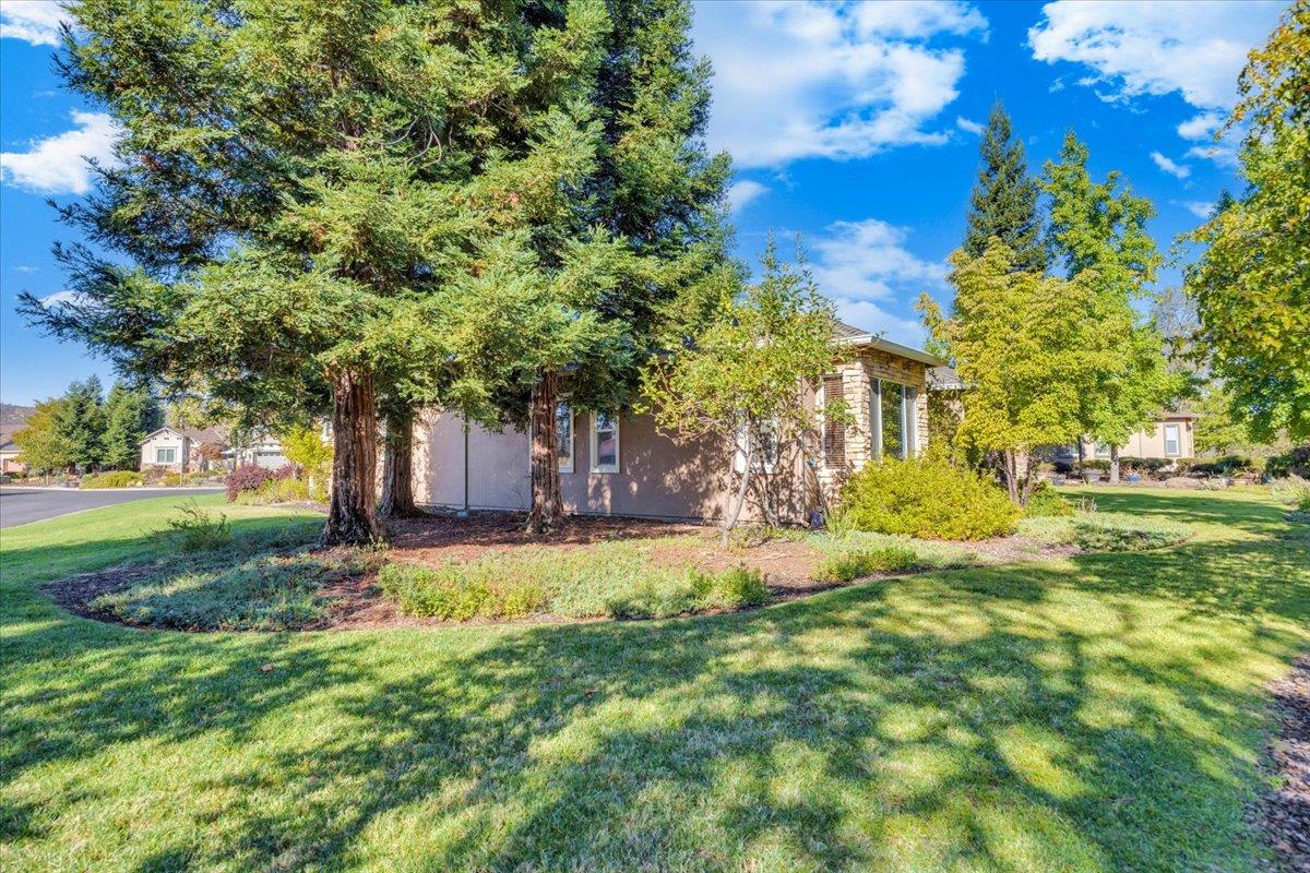 8 Rock Ridge Court