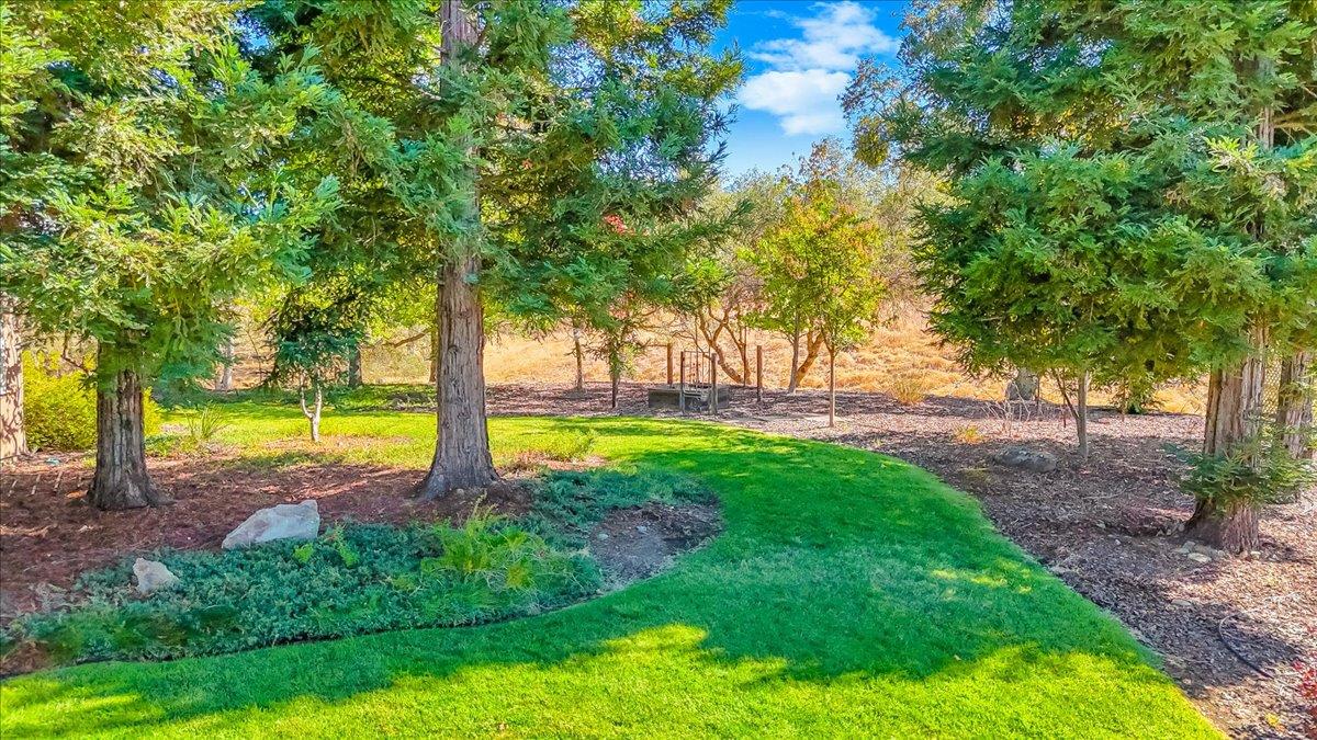 8 Rock Ridge Court
