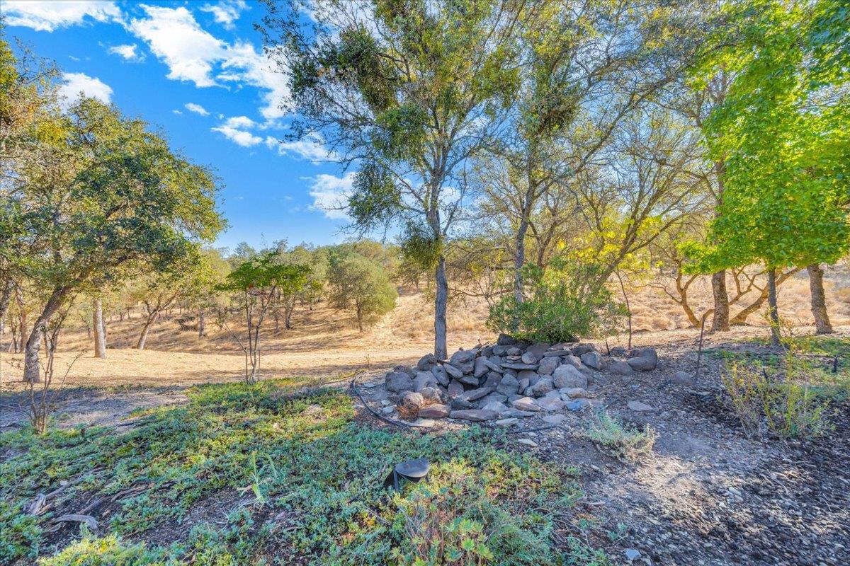 8 Rock Ridge Court