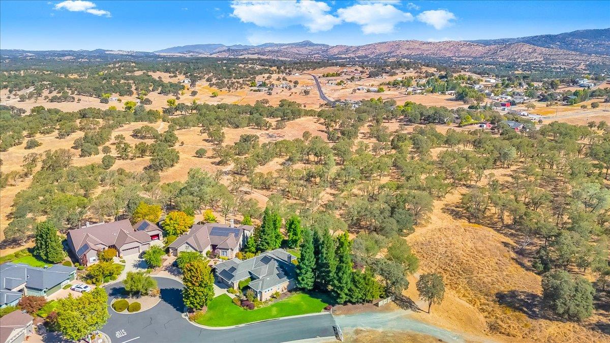 8 Rock Ridge Court