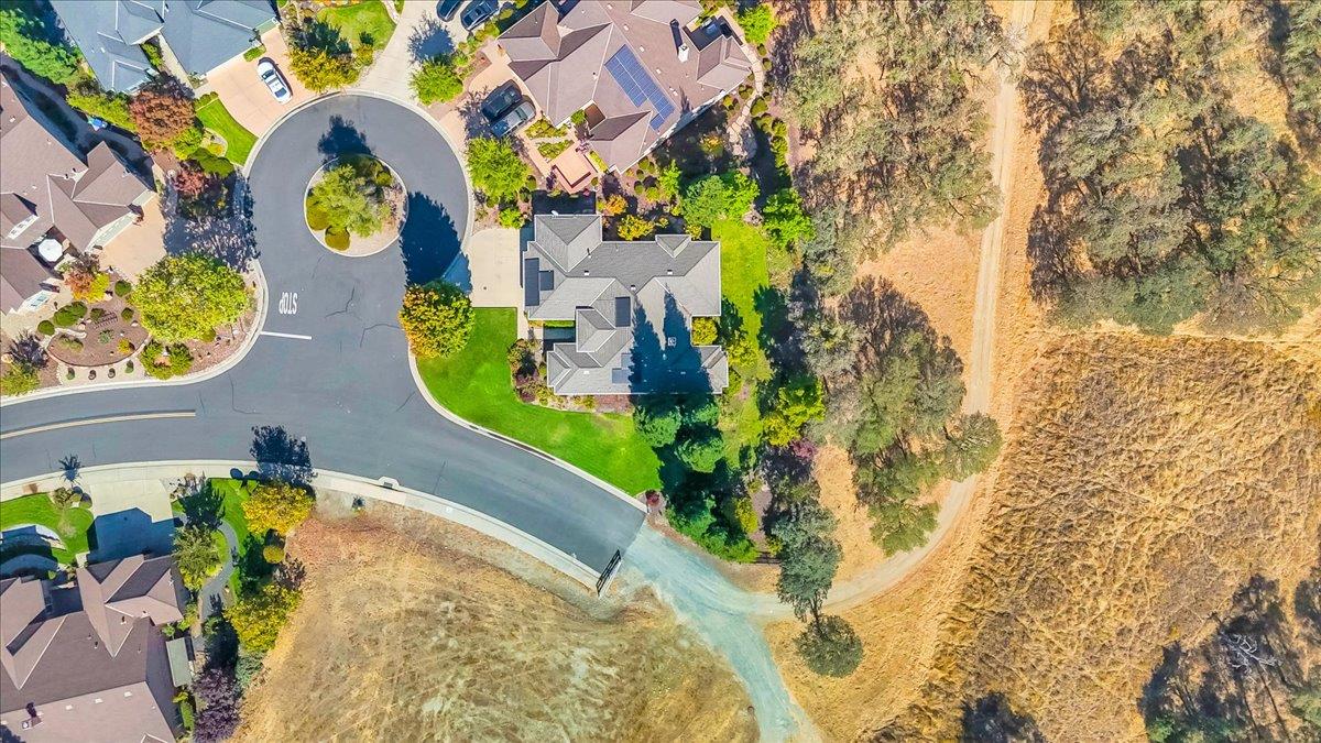 8 Rock Ridge Court