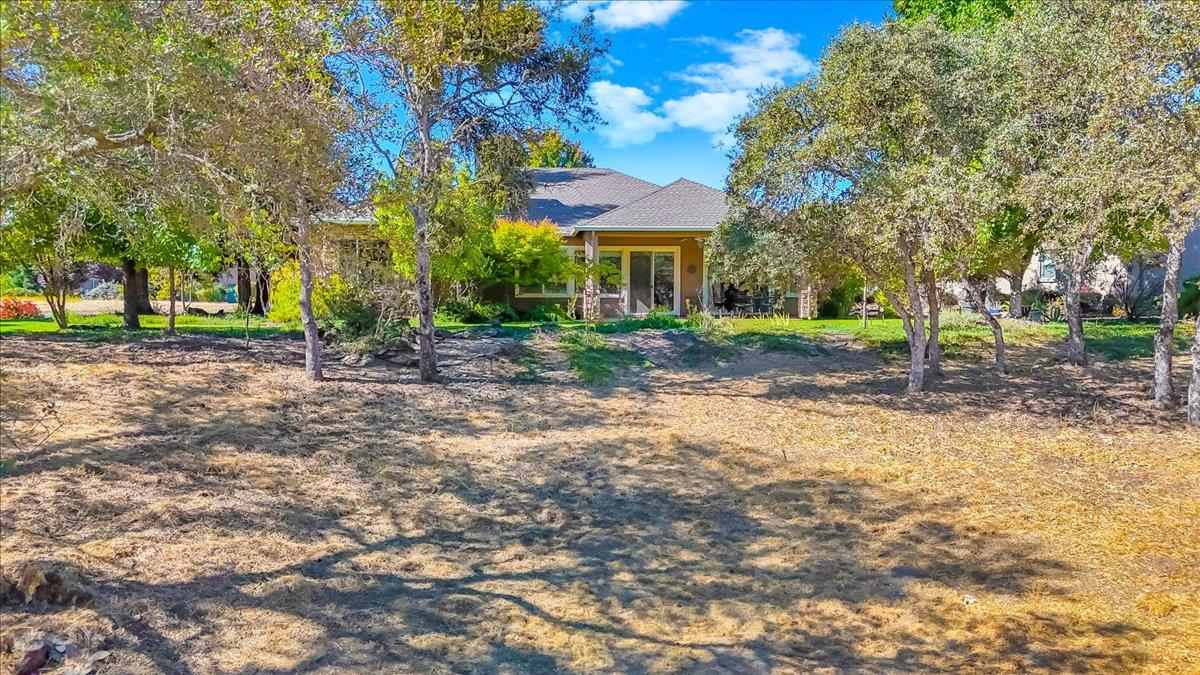 8 Rock Ridge Court