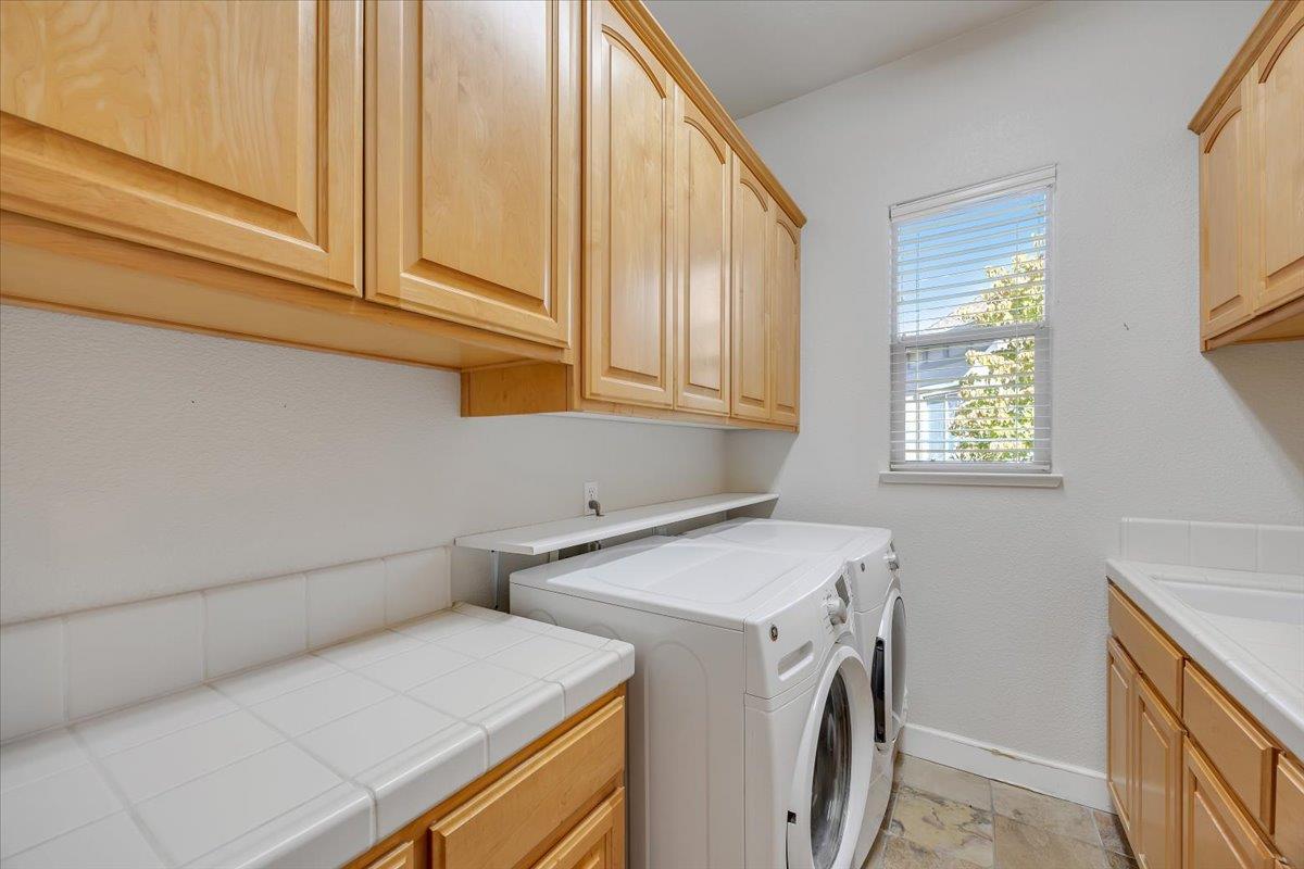 8 Rock Ridge Court