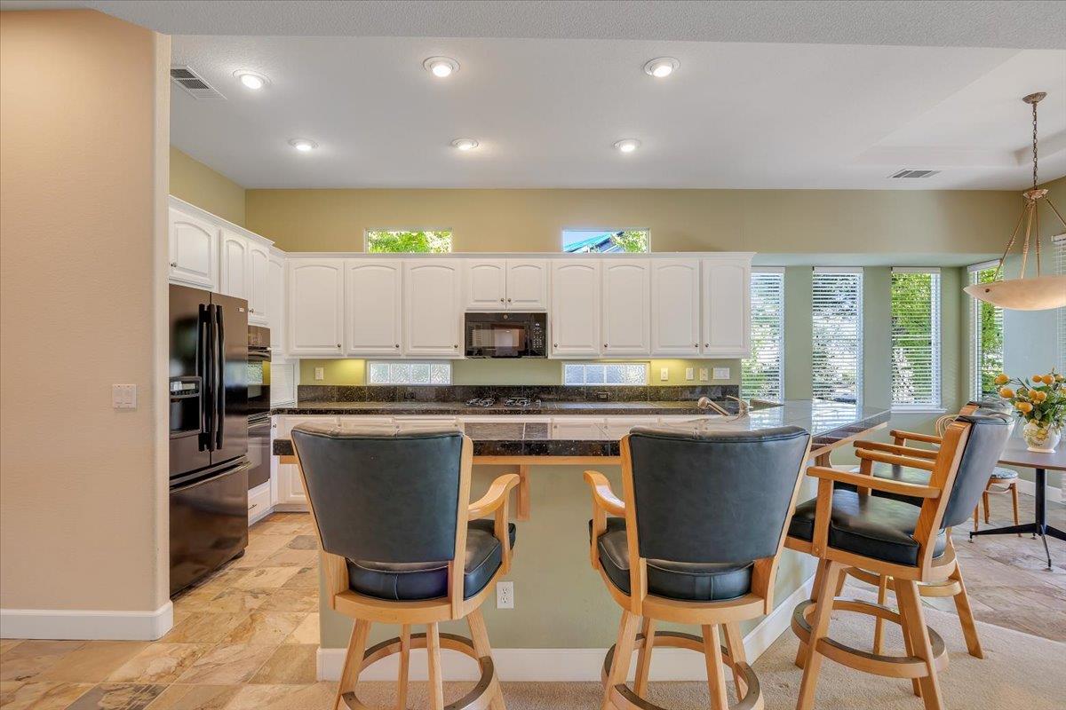 8 Rock Ridge Court