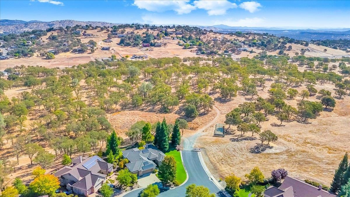 8 Rock Ridge Court