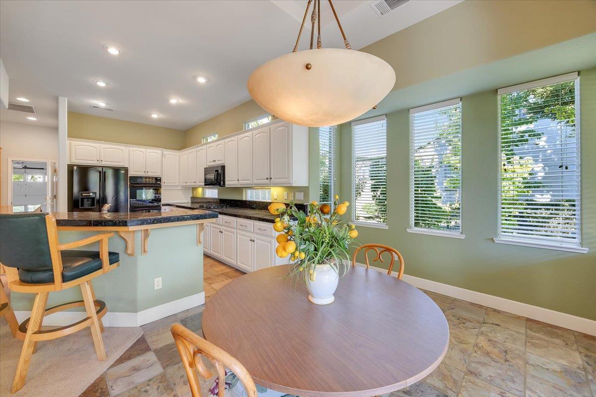 8 Rock Ridge Court