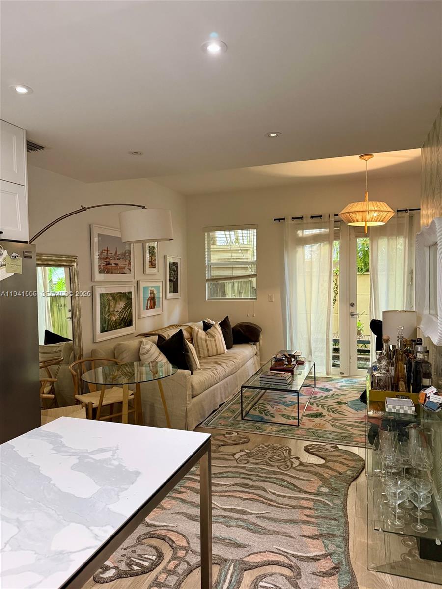 2845 Coconut Ave # 2