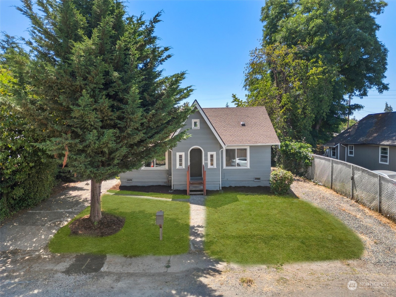 1008 E 64th Street