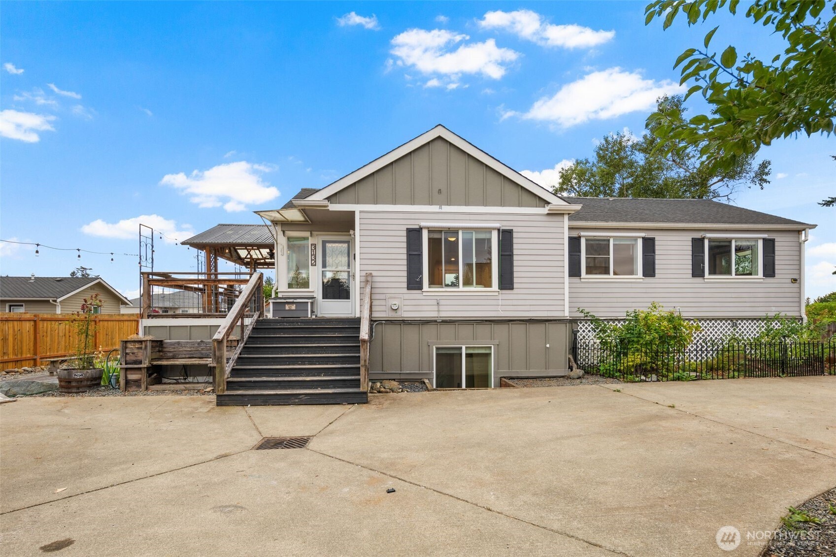 3132 Porter Street