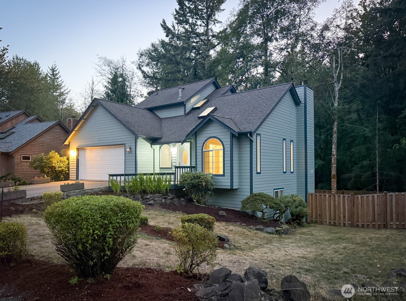 2619 NW Walnut Loop