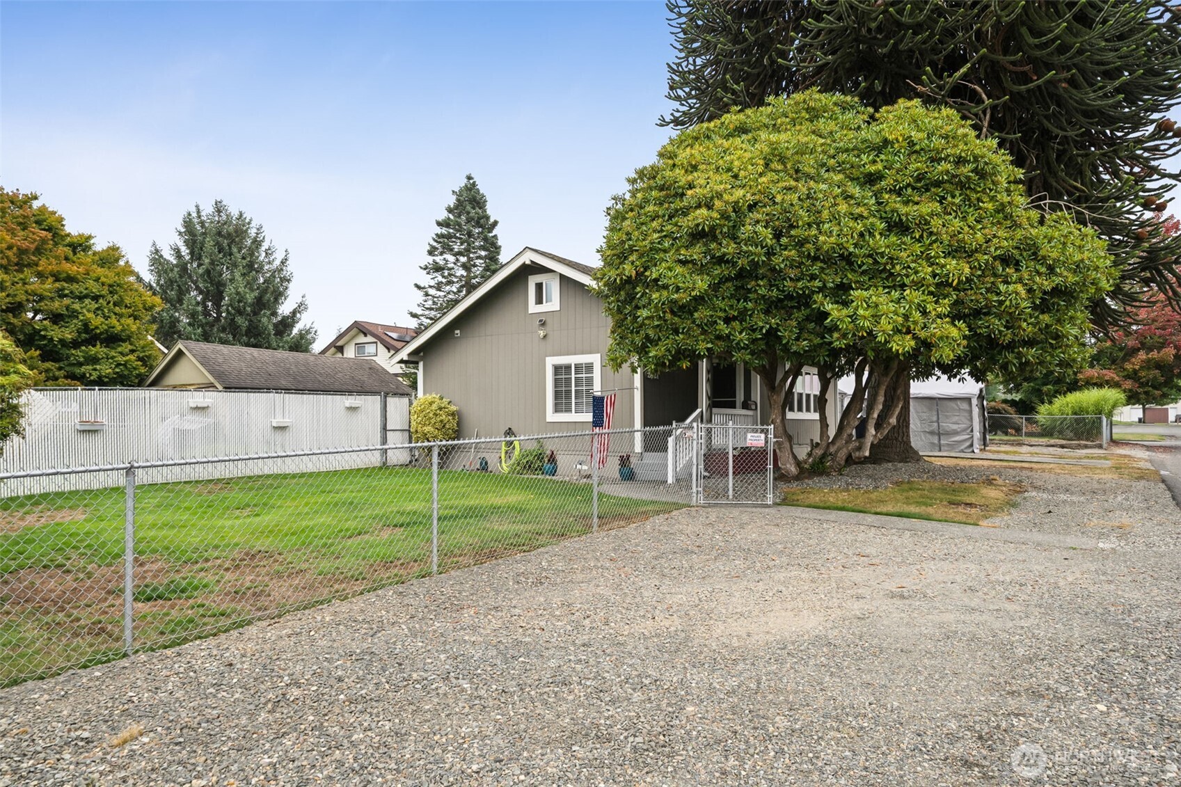 2921 Fredricksen Street