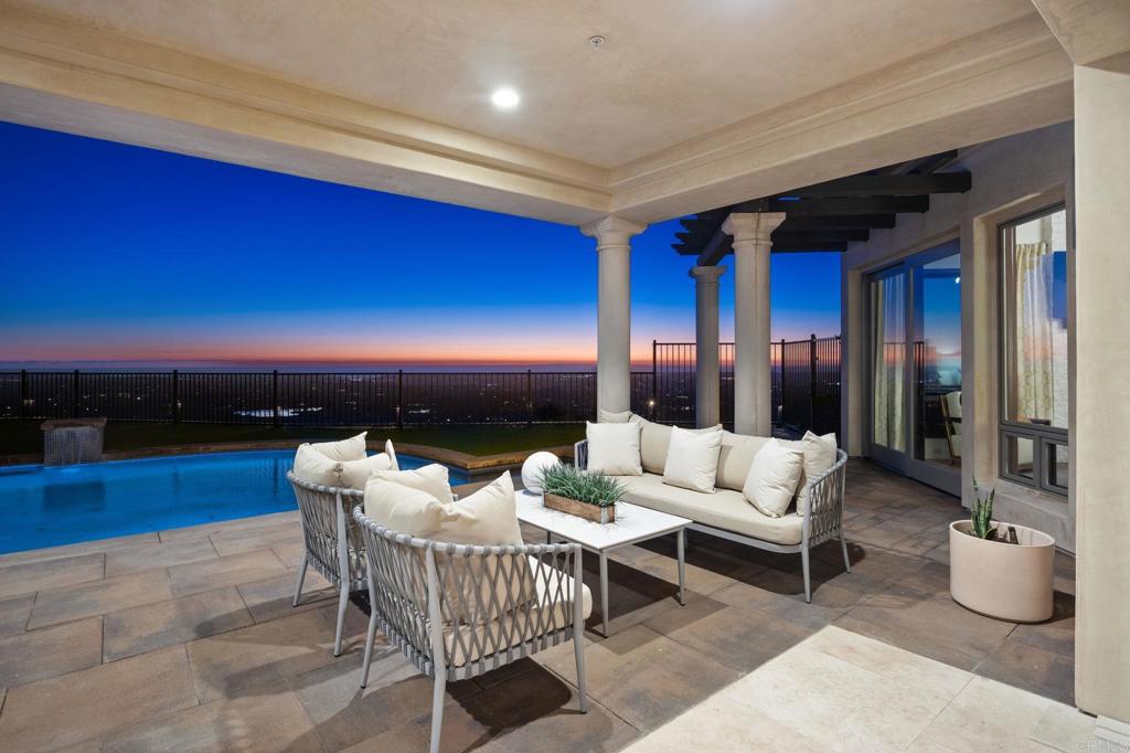 7795 Camino De Arriba