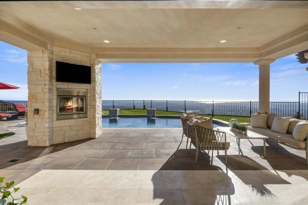 7795 Camino De Arriba