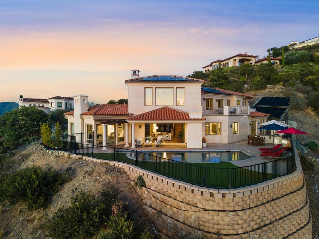 7795 Camino De Arriba