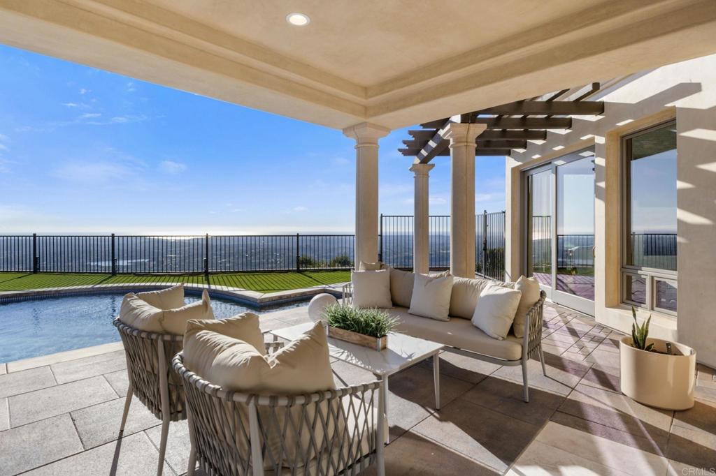 7795 Camino De Arriba