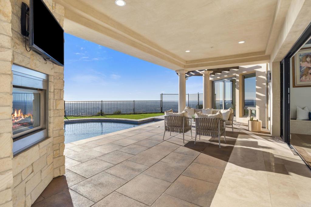 7795 Camino De Arriba