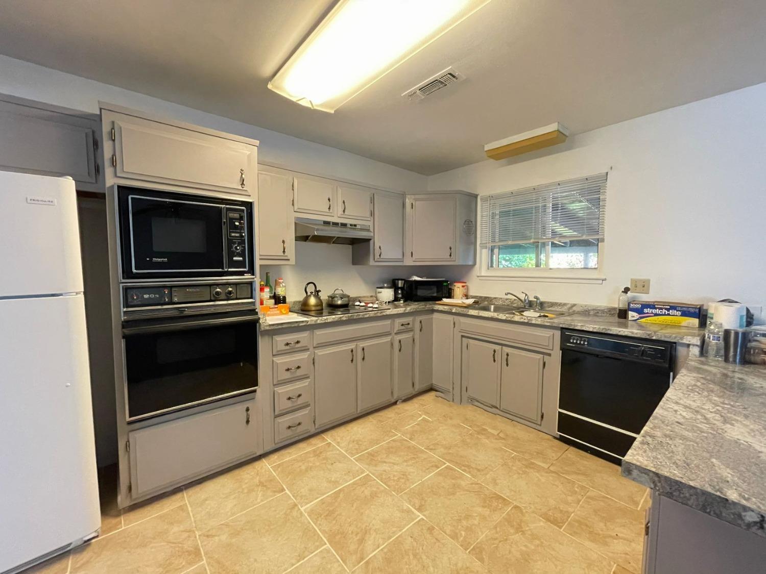 5837 HAPPY VALLEY RD