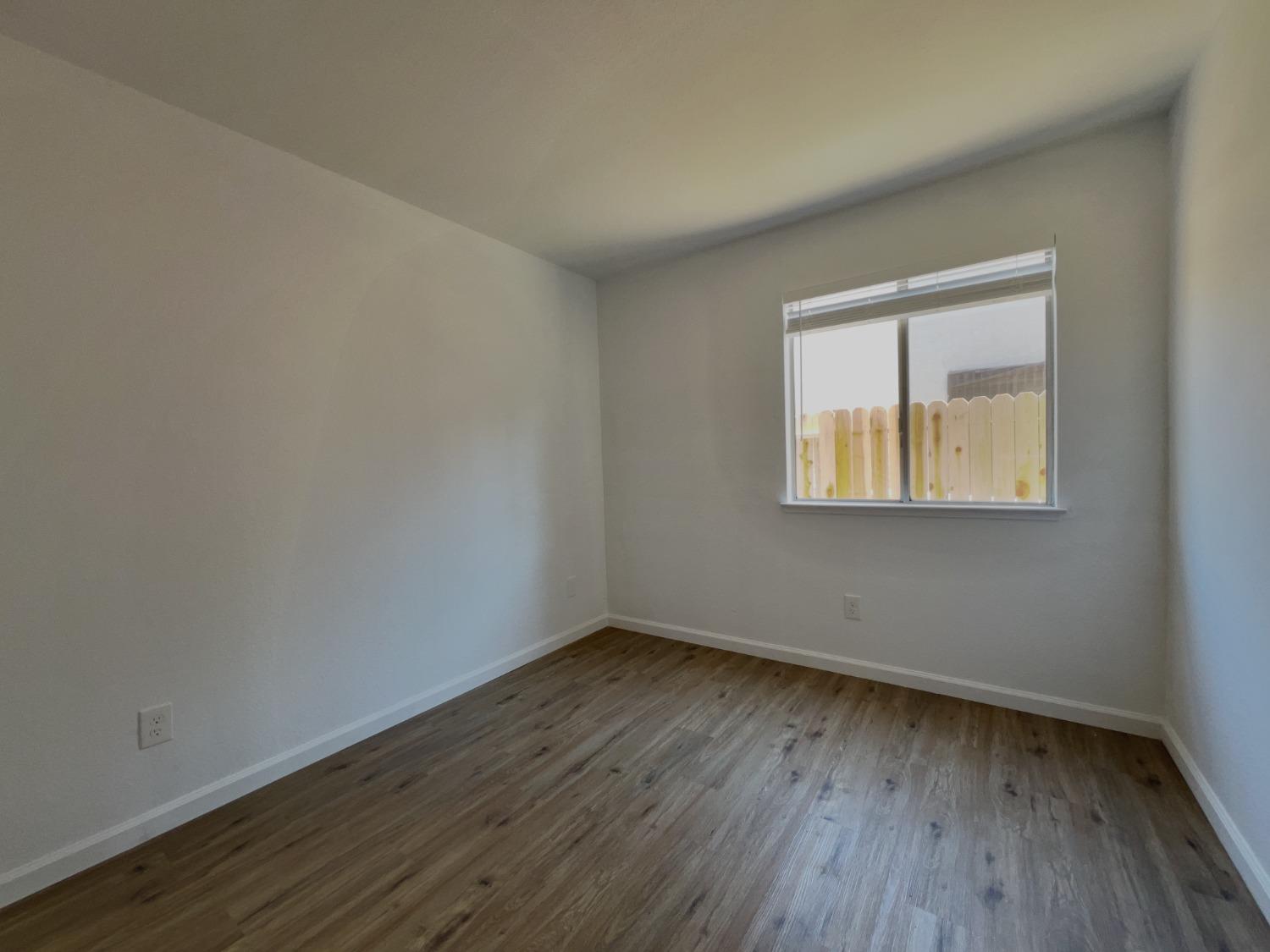8222 Visalia Way