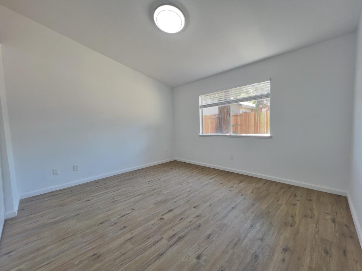 8222 Visalia Way